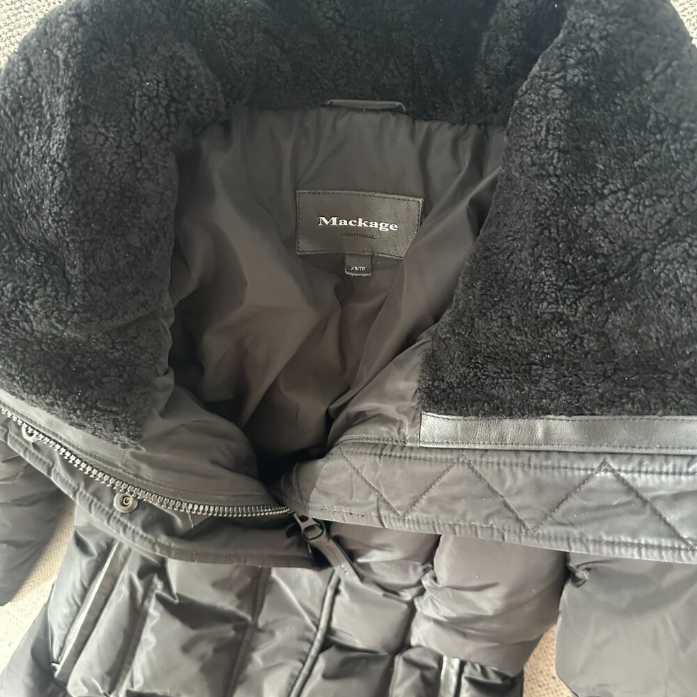 Mackage Long Down Parka – XS – Luxe Winter Essential - Picture 5 of 9